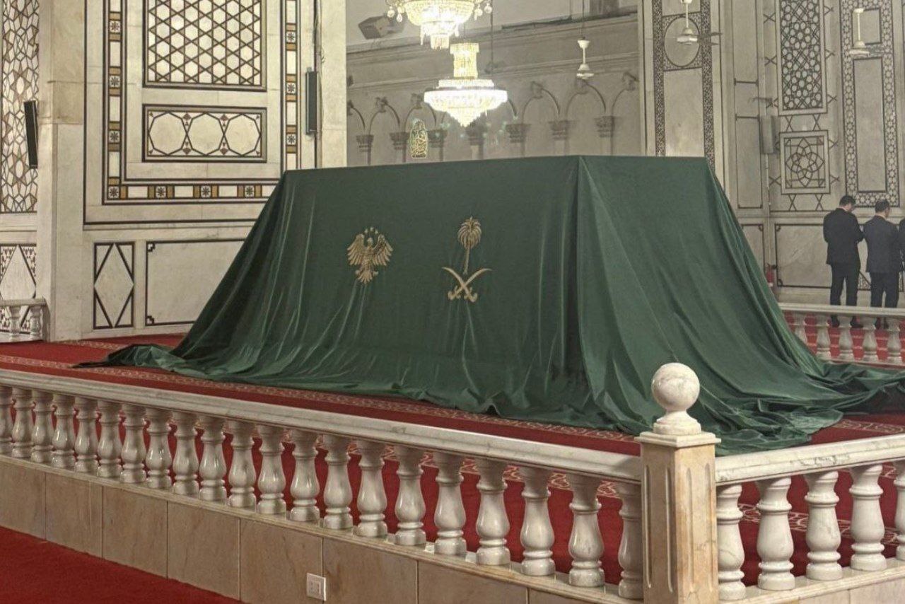 الشرع يكشف عن هدية السعودية للمسجد الأموي بمناسبة "عيد التحرير" (صور+ فيديو)