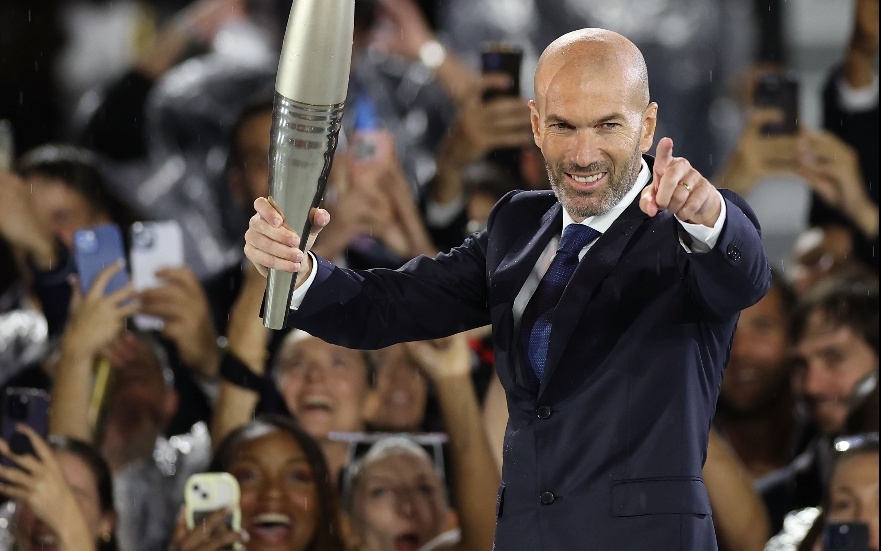 عرض غير مسبوق.. زيدان مرشح لتدريب ريال مدريد والمنتخب الفرنسي في آن واحد