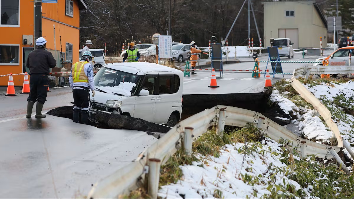 اليابان.. إصابة 30 شخصا إثر زلزال بقوة 7.5 درجات وموجات تسونامي (فيديو)