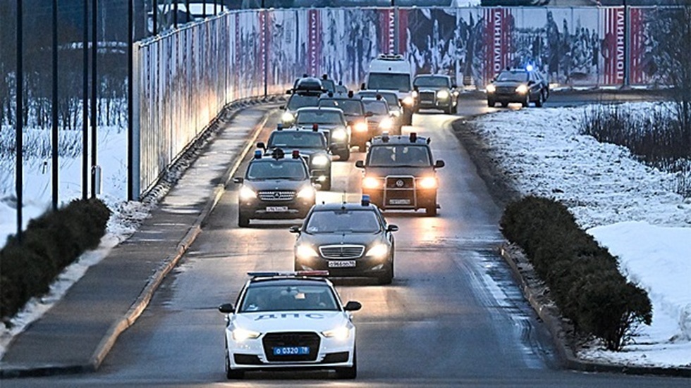 بوتين: أحيانا أتنقل "بهدوء" دون أضواء وضجيج المواكب