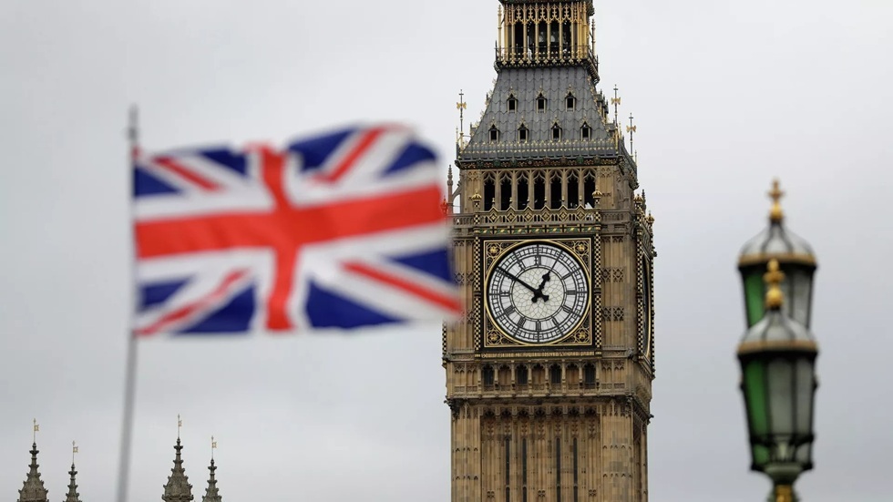 بريطانيا تفرض قيودا على 5 كيانات وفردين كجزء من العقوبات ضد روسيا