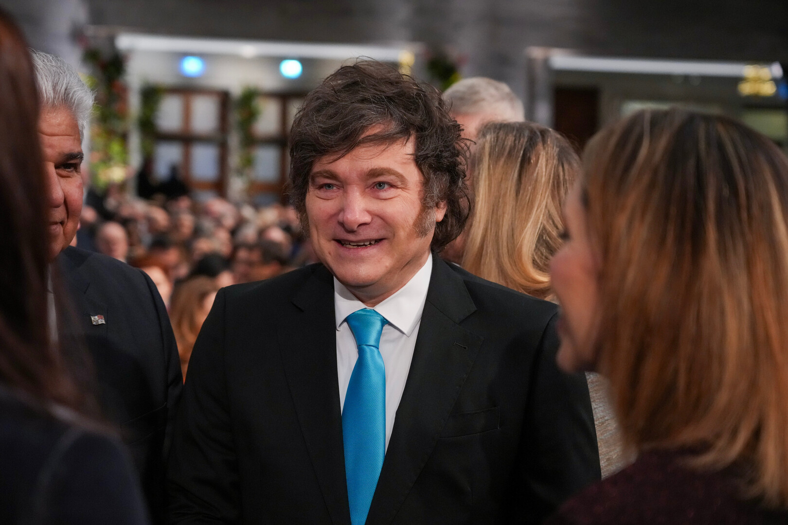 رئيس الأرجنتين: نبحث مع بريطانيا تخفيف حظر تصدير الأسلحة