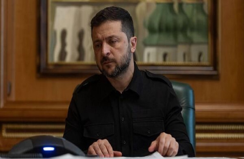 إعلام أوكراني: زيلينسكي يجيز إجراء استفتاء على مستوى أوكرانيا بشأن القضايا الإقليمية