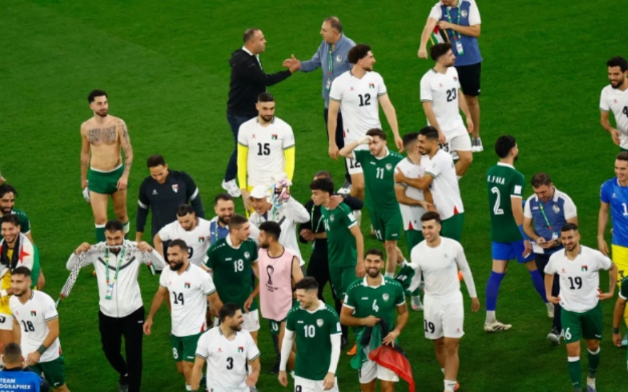 اقتحم البث المباشر "أنا مش غريب أنا من هنا".. غضب فلسطيني بعد الإقصاء أمام السعودية