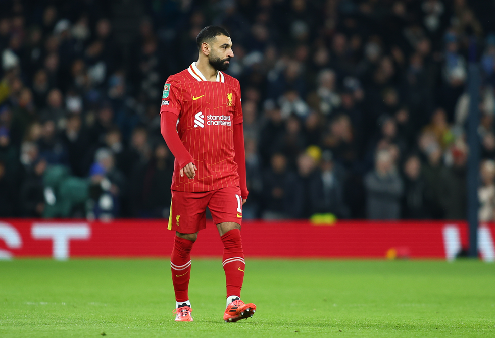 بأغنية حزينة.. علاء مبارك يدعم صلاح في أزمته مع ليفربول (فيديو)