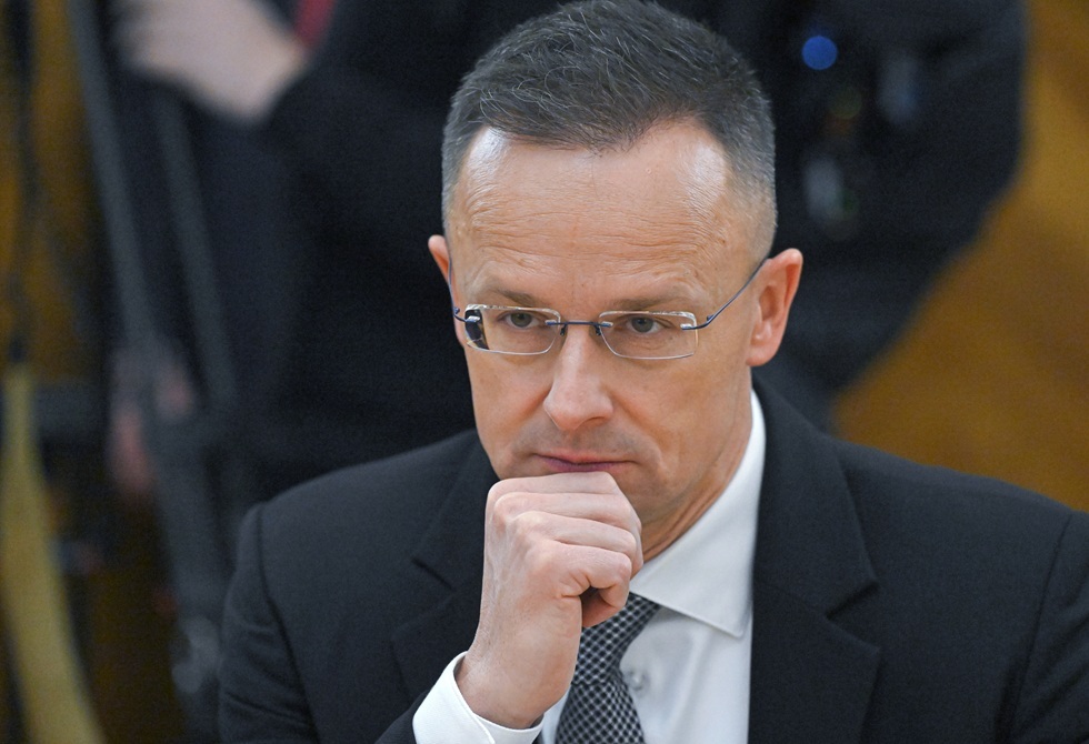 سيارتو: بدء تركيب حديد التسليح للخرسانة الأولى في محطة "باكش-2" النووية