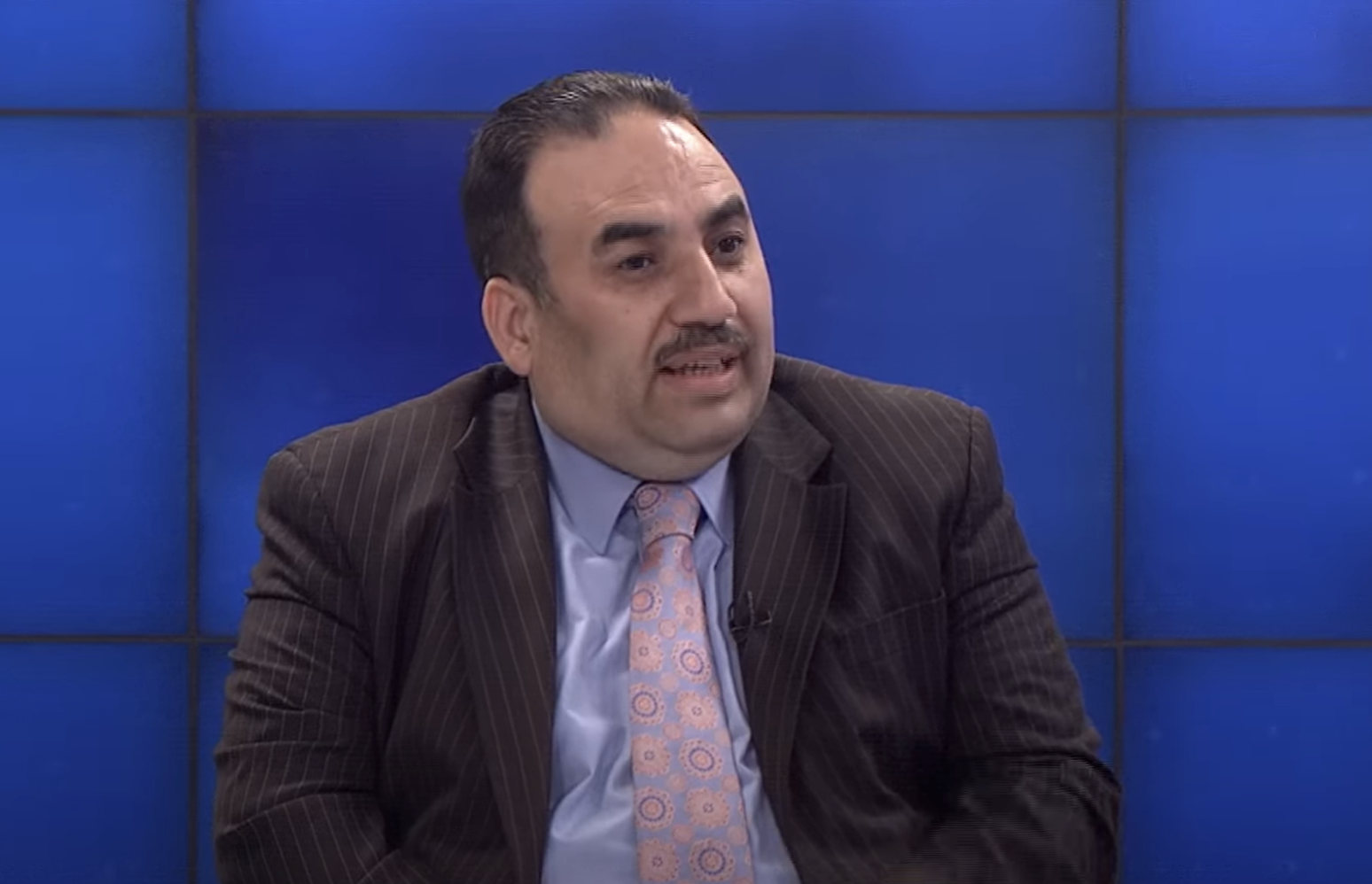 مستشار رئيس الوزراء العراقي: بغداد تدعم استقرار سوريا والتحول الديمقراطي في المرحلة الانتقالية