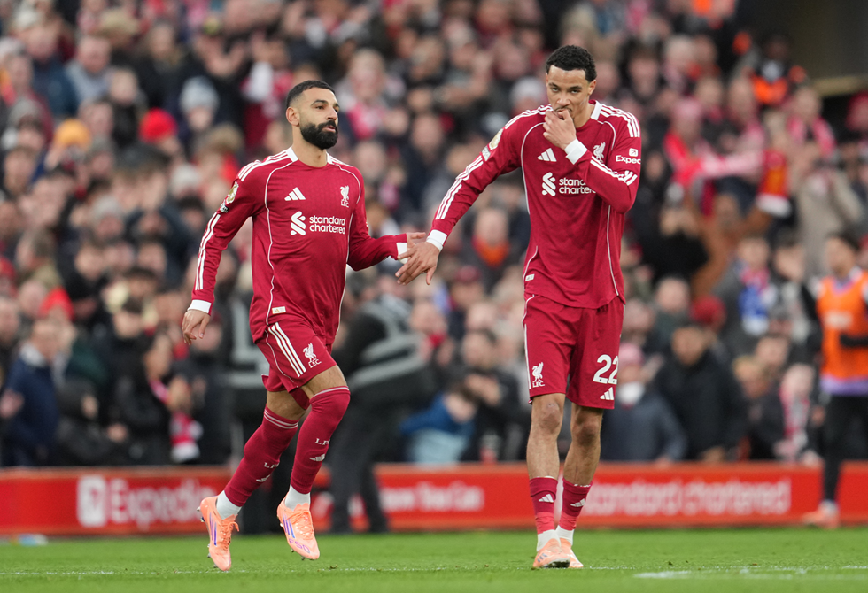 صلاح وإيكيتيكي يساهمان في فوز ثمين لليفربول على برايتون بالدوري الإنجليزي (فيديو)