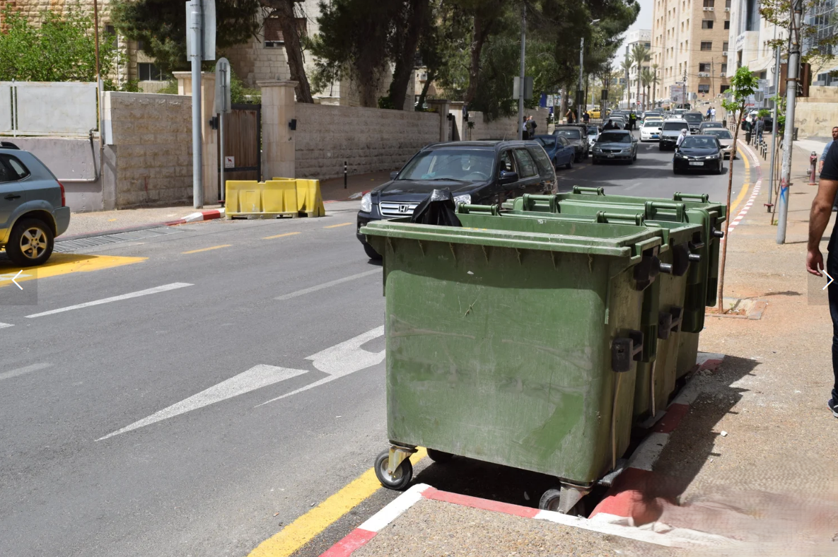 أمانة عمان تعيد لأردني 19 ألف دينار رماها بالقمامة!