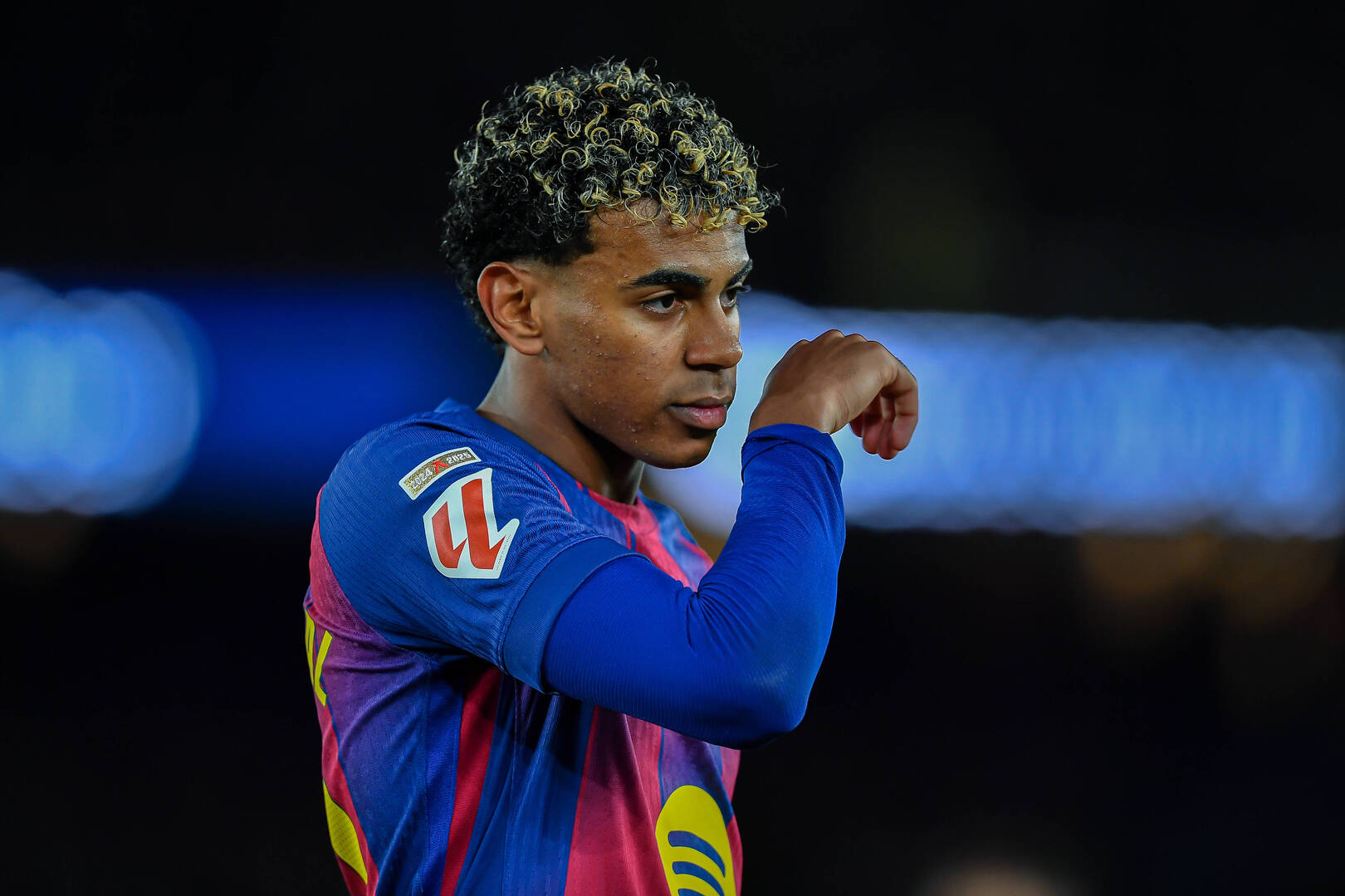 جدل واسع في برشلونة حول "جدارية لامين جمال" بعد تعرضها للتخريب