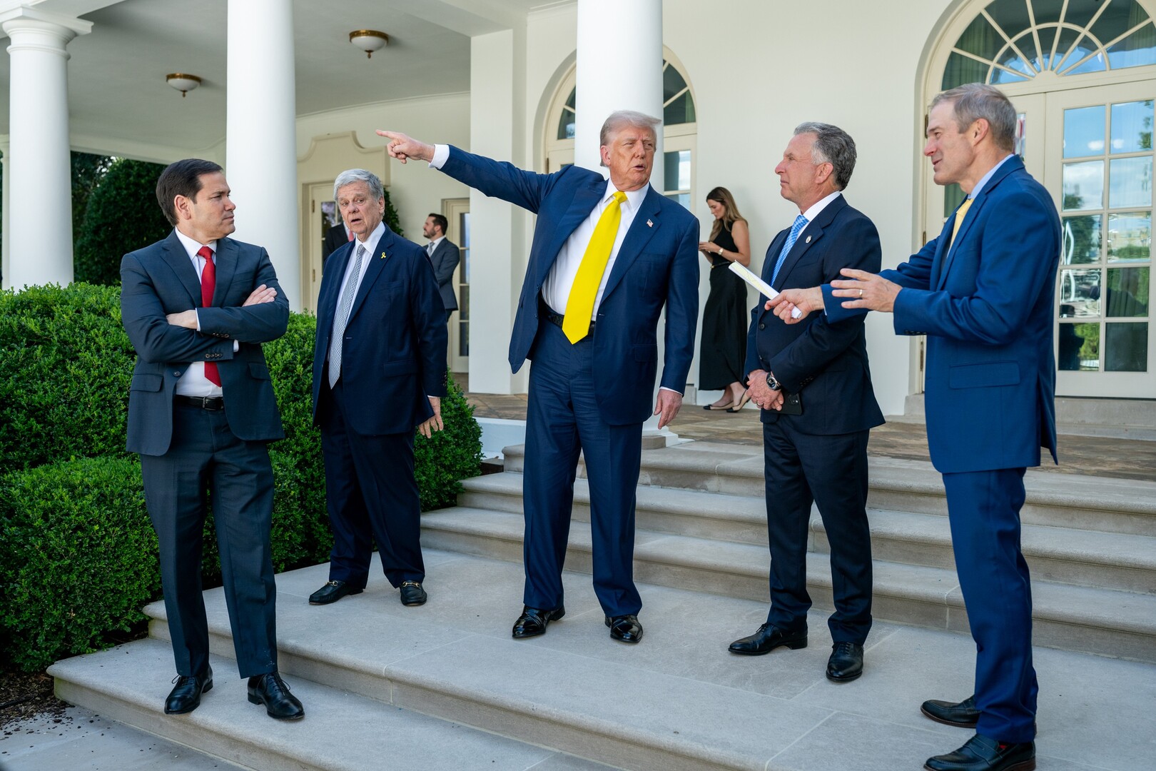 ترامب يشيد بويتكوف: الرجل المناسب للتسوية الأوكرانية