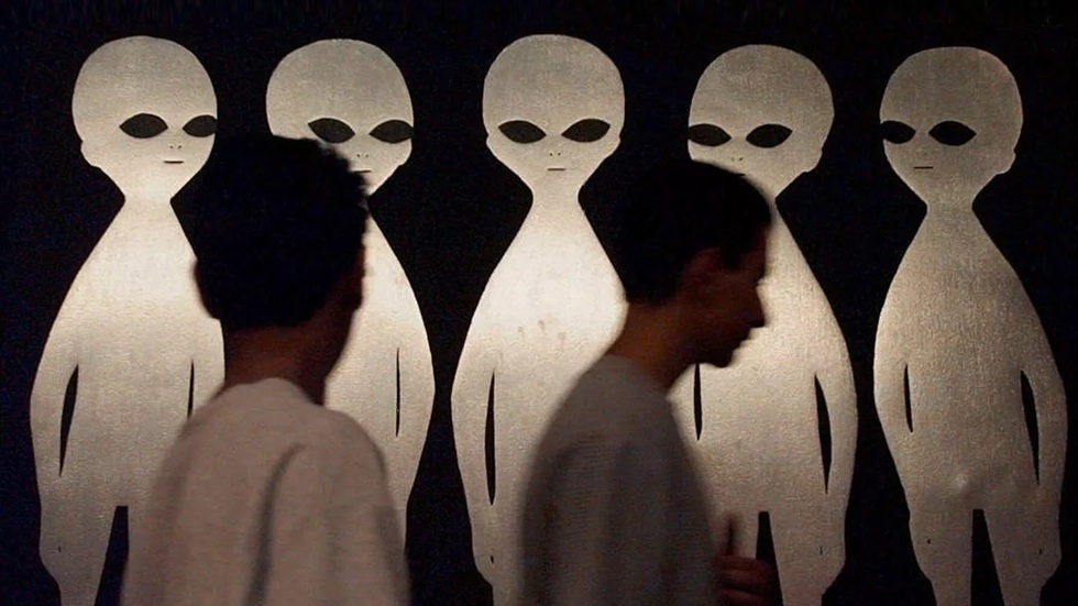 مشروع مغلق وشهادة تهدّد الإجماع.. هل كذبت أمريكا على العالم؟