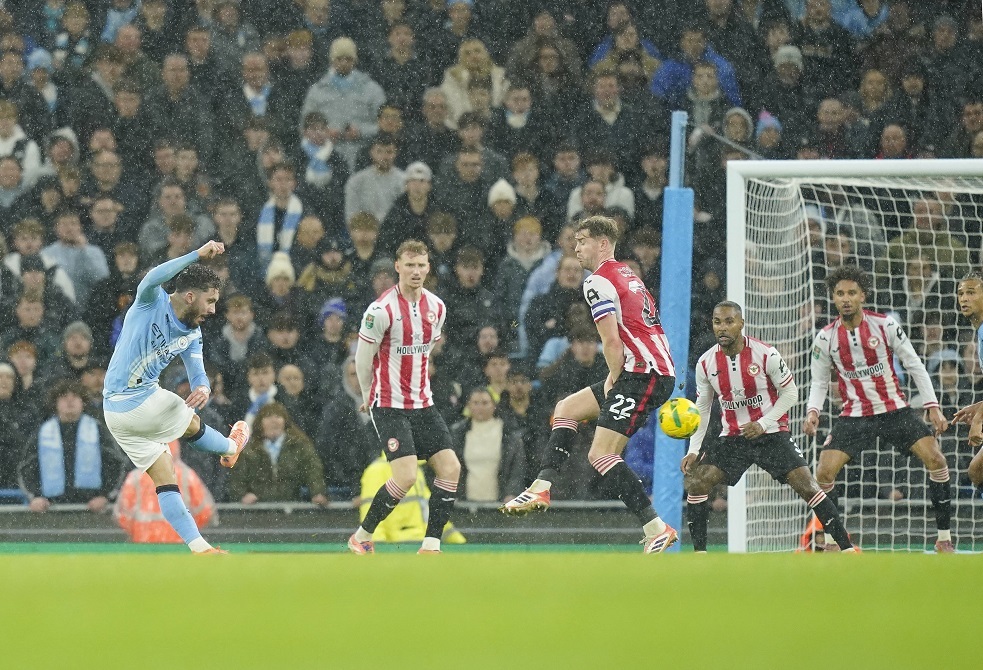 شاهد.. هدف "صاروخي" في المقص