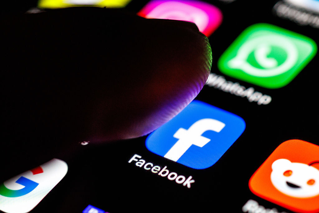 "فيسبوك" يختبر فرض رسوم على مشاركة الروابط الخارجية عبر منصتها