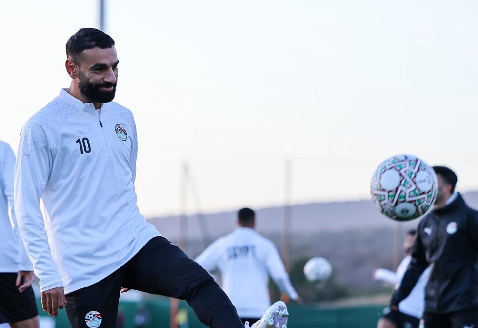 "تواصل معه مباشرة بعد المقابلة المثيرة للجدل".. مدرب منتخب مصر يكشف حالة صلاح قبل كأس إفريقيا