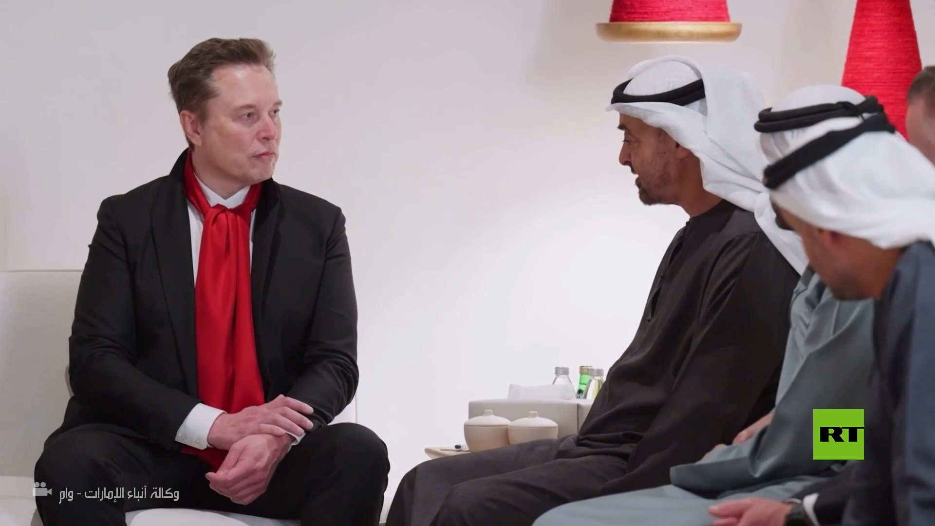 مشاهد للقاء الشيخ محمد بن زايد آل نهيان بـ إيلون ماسك في أبوظبي