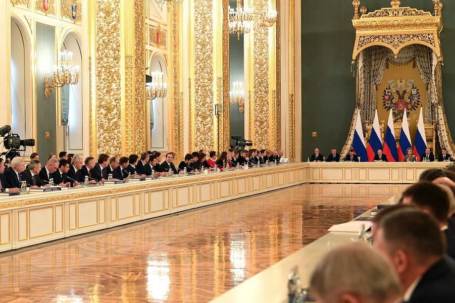 بوتين يجري تعديلات على تشكيل مجلس الدولة الروسي