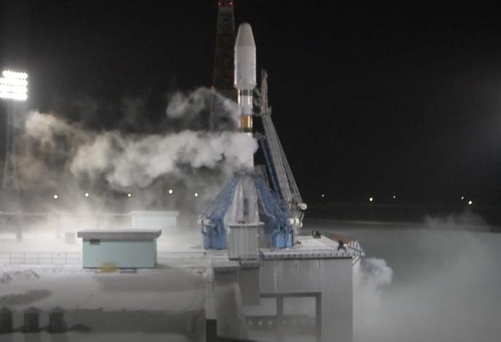 صاروخ "سويوز-2.1ب" الروسي ينجح في وضع 52 قمرا صناعيا في المدار