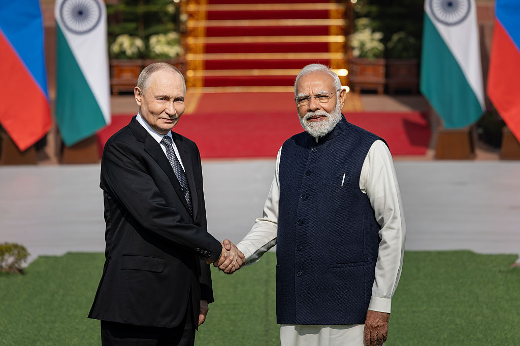 مودي: الهند تشعر بقلق بالغ إزاء تقارير عن محاولة استهداف مقر إقامة الرئيس الروسي