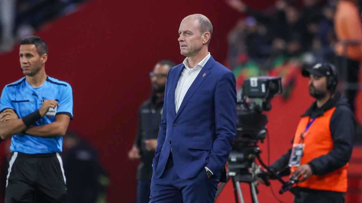 بأمر توروب.. رحيل 4 لاعبين من الأهلي المصري