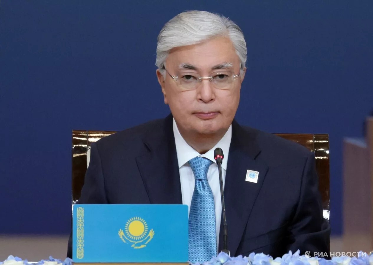 رئيس كازاخستان يوقع قانونا يحظر الدعاية للمثلية LGBT