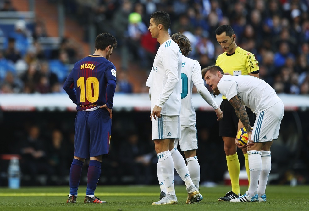 ميسي أم  رونالدو؟.. مودريتش يجيب