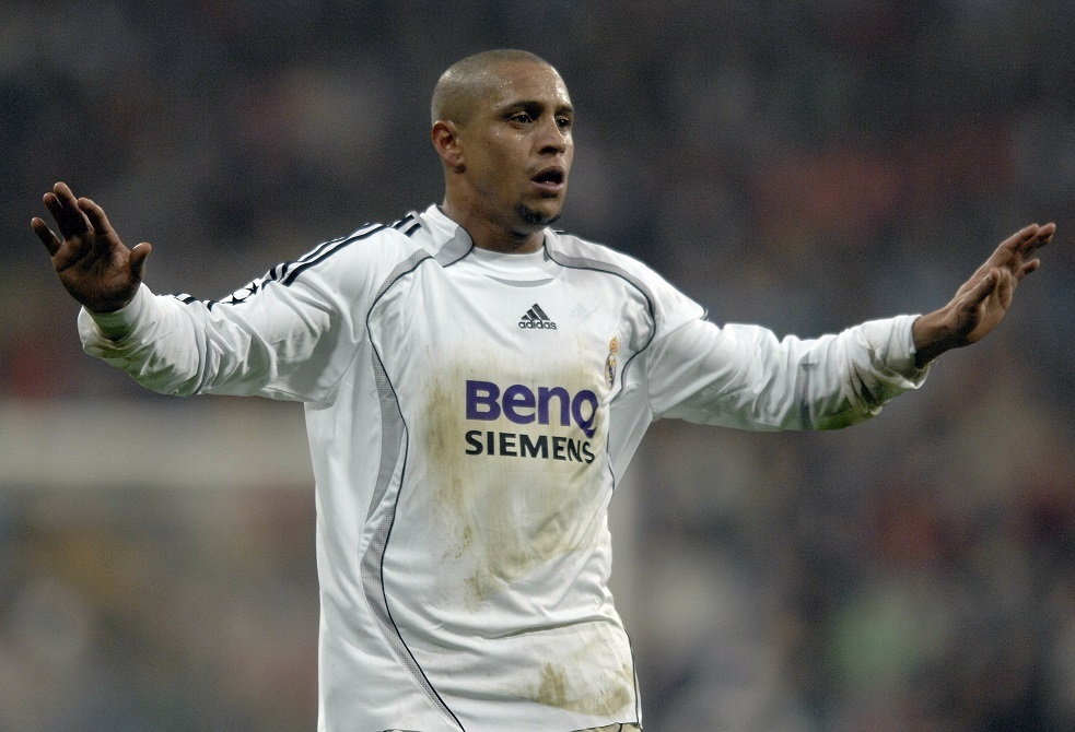 الأسطورة روبرتو كارلوس يخضع لجراحة عاجلة في القلب