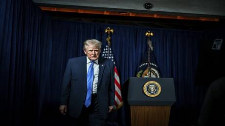 ترامب يعتزم التحقيق في تقارير حول أمر هيغسيث بالقضاء على ناجين من هجوم أمريكي على قارب في الكاريبي