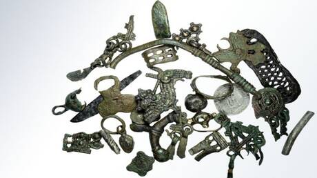 علماء آثار يكتشفون عادات دفن فريدة لشعب الميري في مقبرة روسية قديمة