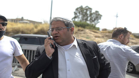  بن غفير يرقي ضابط مثير للجدل في الشرطة الإسرائيلية 