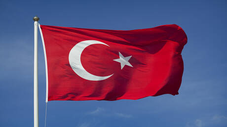 مستشار أردوغان يحذر الحزب الكردي من خطاب انفصالي