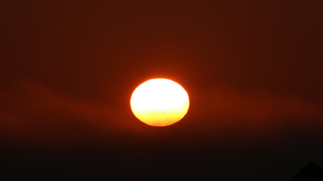 ماذا لو خفتت الشمس؟!.. عواقب كارثية محتملة على الأرض