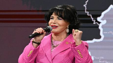 بوتين يمنح فنانة ومذيعة روسيتين أوسمة رفيعة المستوى