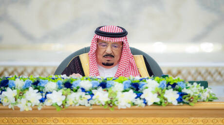 الملك سلمان يوجه بتمديد العمل ببرنامج حساب المواطن السعودي حتى نهاية 2026