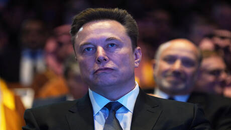 ماسك يخشى اختفاء العرق الأبيض