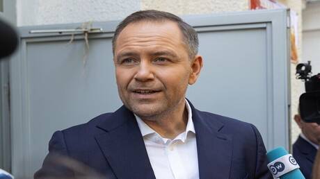 نافروتسكي يدعو زيلينسكي لإظهار الامتنان للبولنديين على المساعدة