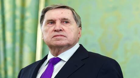 أوشاكوف: الوفد الأمريكي توجه إلى السفارة بعد محادثاته مع بوتين