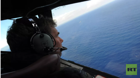 ماليزيا تستأنف البحث عن طائرة اختفت منذ 11 عاما