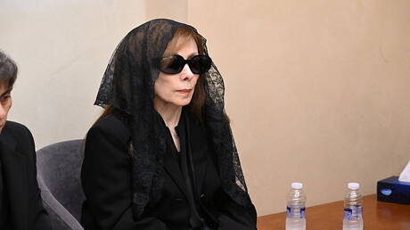 مقربون ينفون شائعات حول فيروز