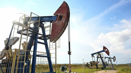 استقرار أسعار النفط مع ترقب بيانات المخزونات الأمريكية ومحادثات أوكرانيا