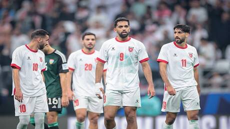 شاهد.. ركلة جزاء وطرد لاعب إماراتي أمام الأردن في كأس العرب 2025