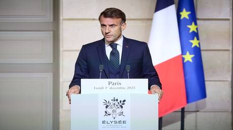 ماكرون يصل بكين في زيارة دولة إلى الصين (صور)