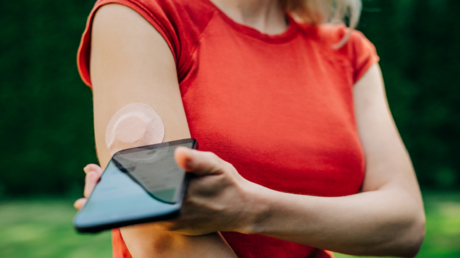 قراءات غير دقيقة!.. استدعاء أجهزة لقياس السكر بعد ربطها بوفيات وإصابات خطيرة