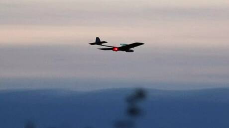 رصد طائرات مسيرة مجهولة قرب قاعدة غواصات نووية في فرنسا