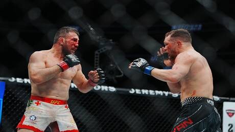 المقاتل الروسي بيتر يان يستعيد لقب بطل (UFC).. فيديو