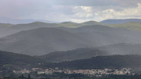 فرنسا.. مقتل 4 أشخاص بتحطم طائرة تدريب