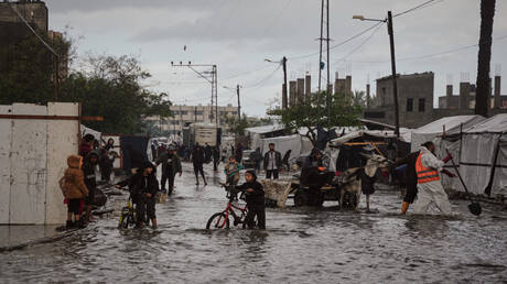 "بايرون" تضرب الشرق الأوسط خلال 24 ساعة وسط تحذيرات من أمطار غزيرة وفيضانات على نطاق واسع 