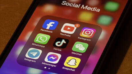 السلطات الأمريكية تطلب من السياح كلمات سر حساباتهم على وسائل التواصل الاجتماعي - عاجل 