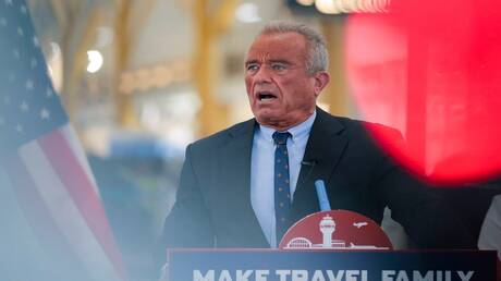 ديمقراطية تقدم مشروع قرار لعزل وزير الصحة الأمريكي روبرت كينيدي جونيور