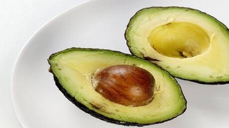 دور الأفوكادو في خفض مستويات الكولسترول الضار في الجسم 